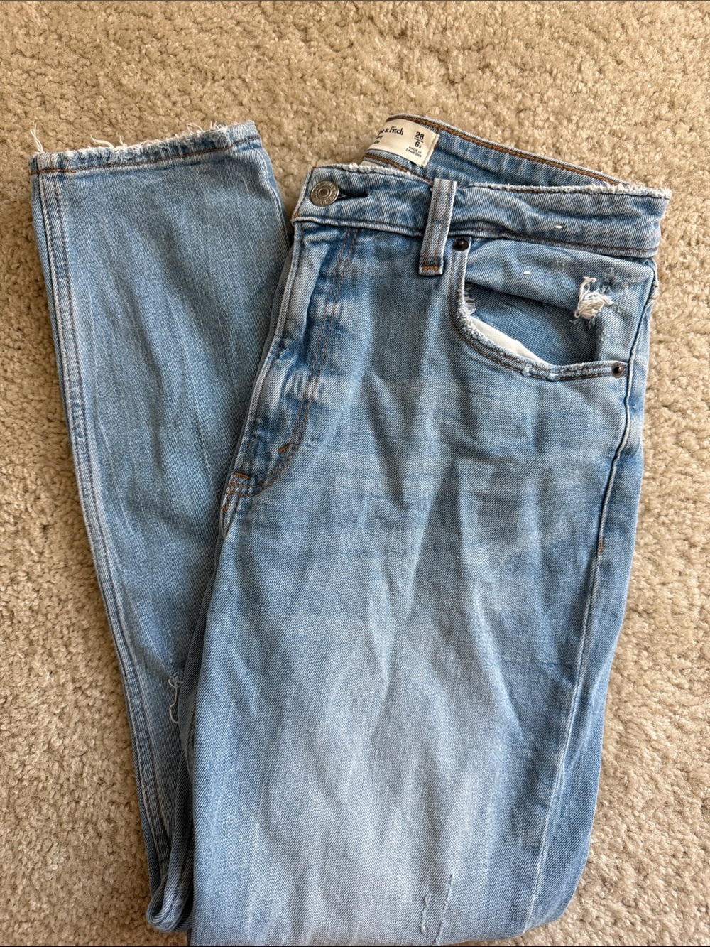 Abercrombie & Fitch The Skinny High-Rise Jean
Size 28 (6)
Curve Love